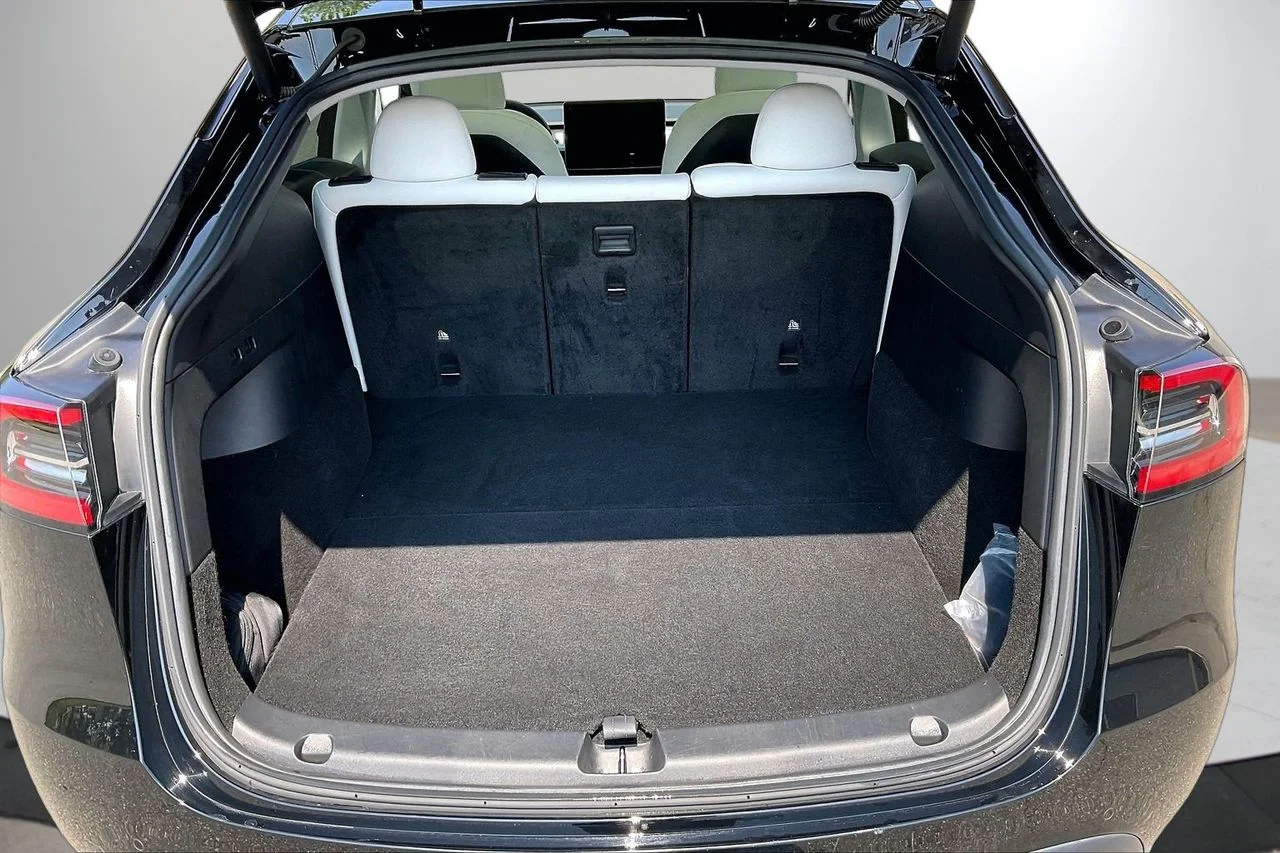 Used 2022  Tesla Long Range image 27