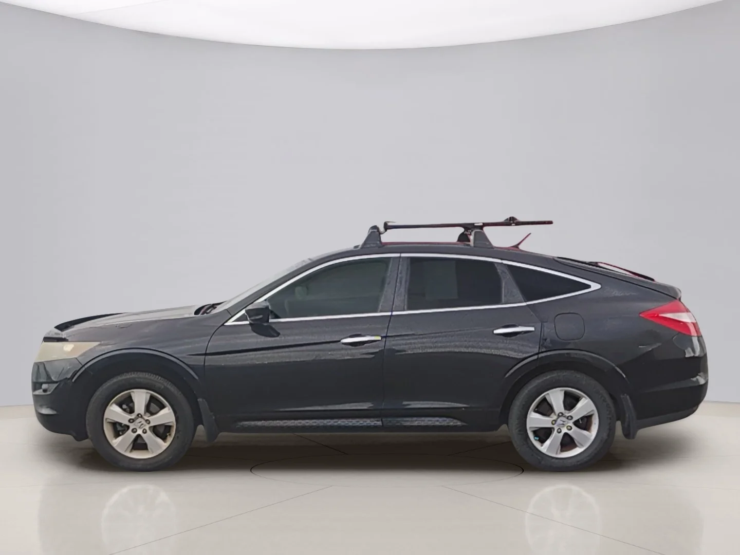 Used 2010 Black Honda CROSSTOUR image 2