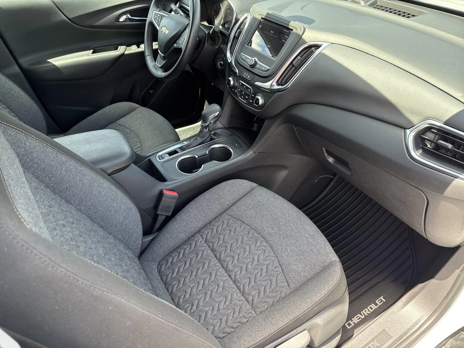 Used 2024 Summit White Chevrolet LT image 35