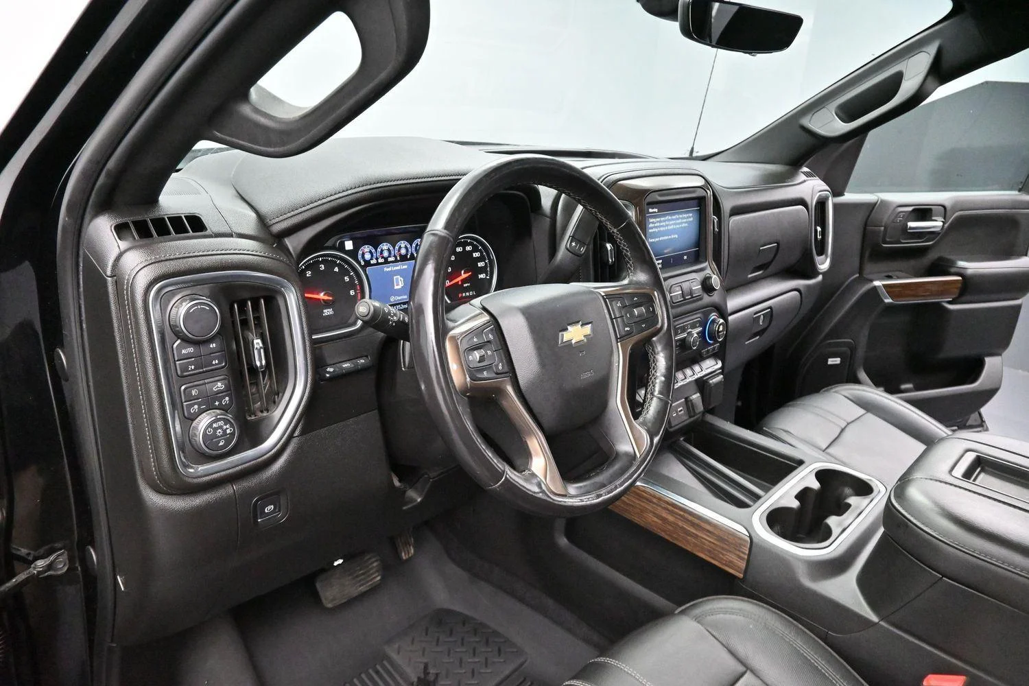 Used 2019 BLACK Chevrolet High Country image 13