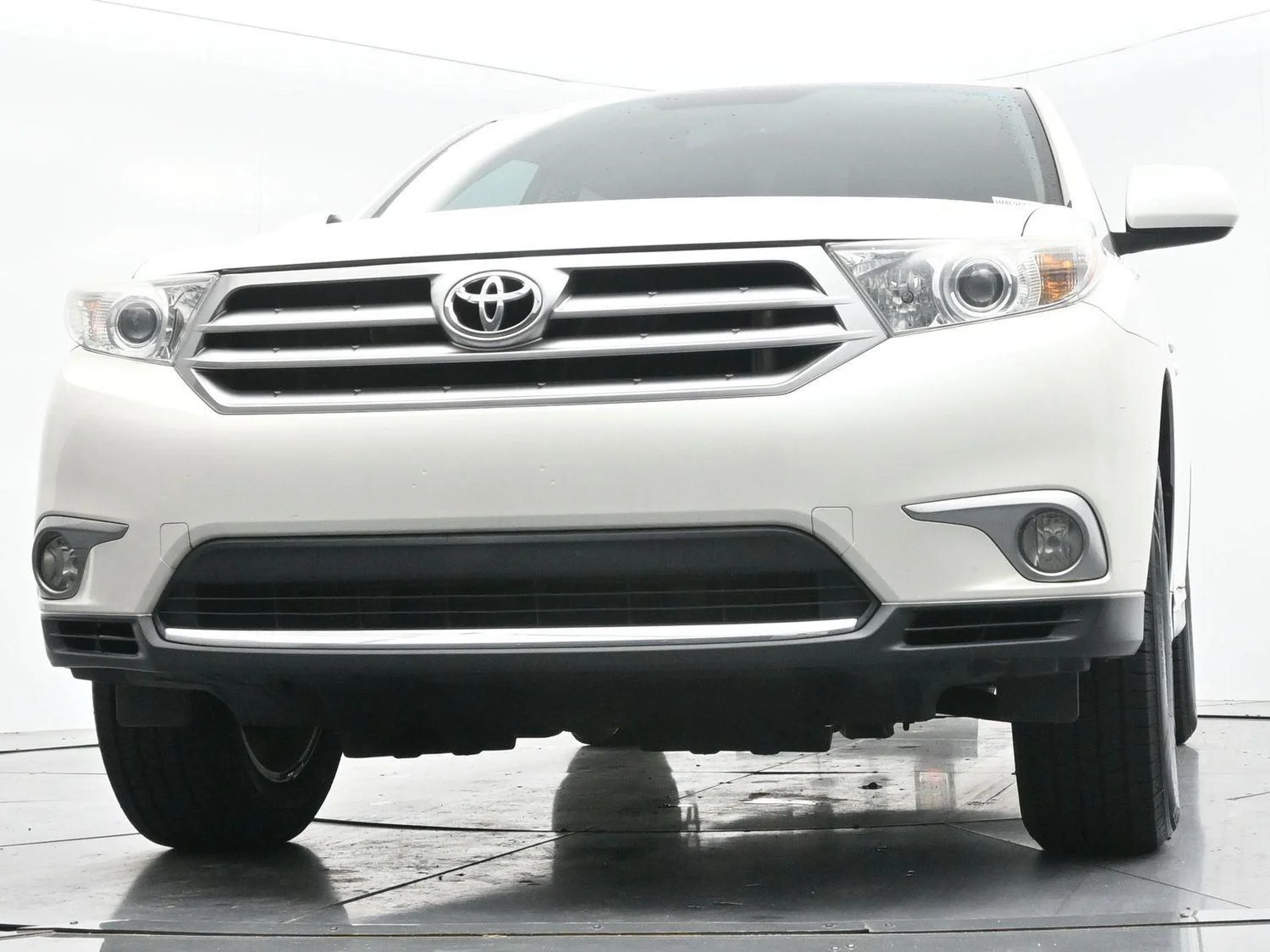 Used 2012 Blizzard Pearl Toyota SE image 44