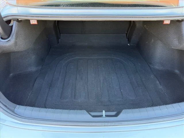 Used 2024 Silver Hyundai SEL image 26