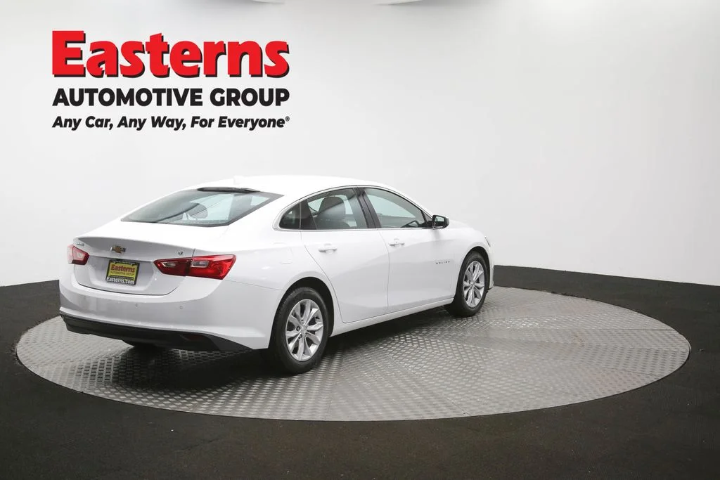 Used 2025 White Chevrolet LT image 41