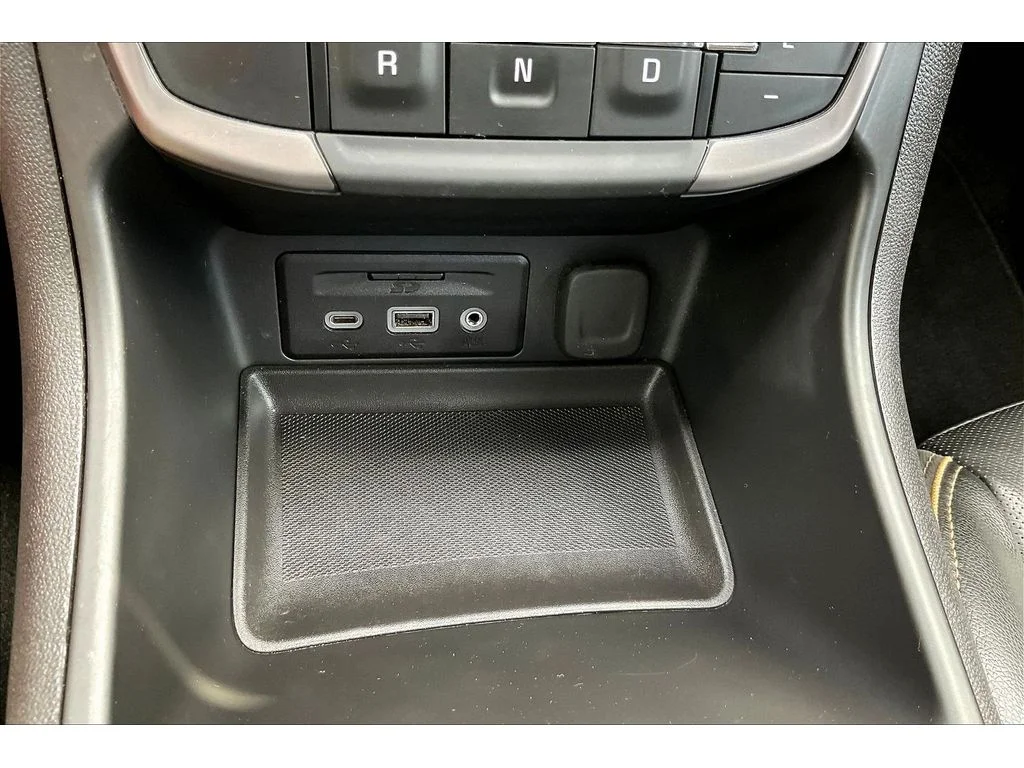 Used 2024 Ebony Twilight Metallic GMC AT4 image 22