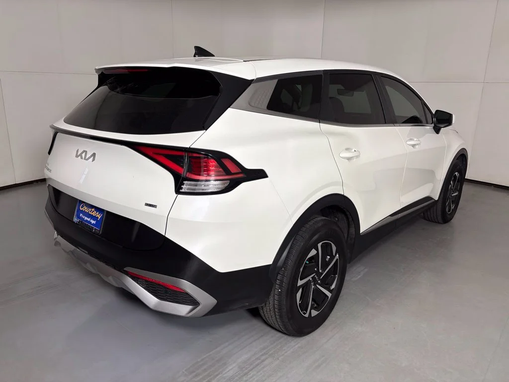 Used 2023 White Kia LX image 8