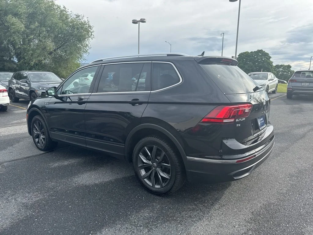 Certified Used 2022 Black Volkswagen 2.0T SE image 17