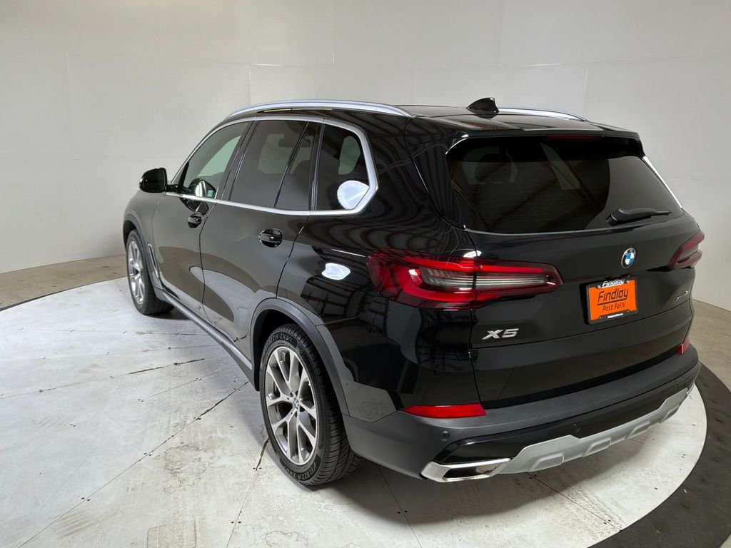 Used 2022 Black BMW xDrive40i image 5