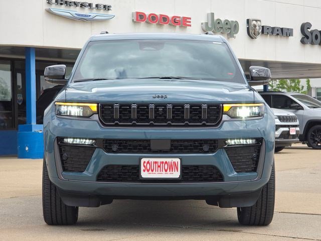 New 2026 Steel Blue Exterior Paint Jeep Limited Reserve image 2