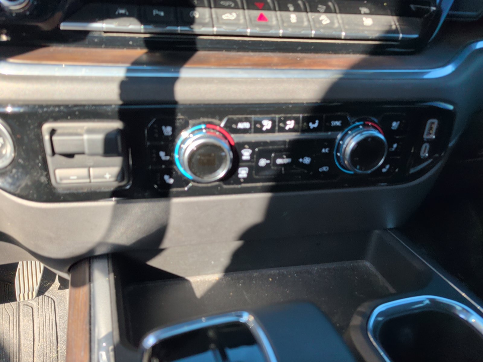 Used 2024 Sterling Metallic GMC SLT image 15