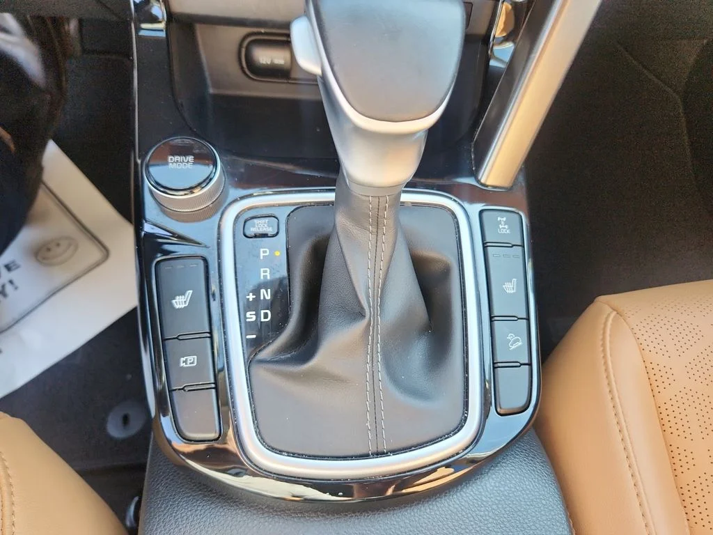 Used 2024 White Kia SX image 15