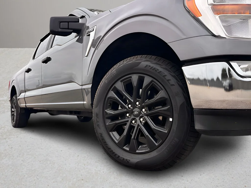Used 2022 Stone Gray Metallic Ford  image 26
