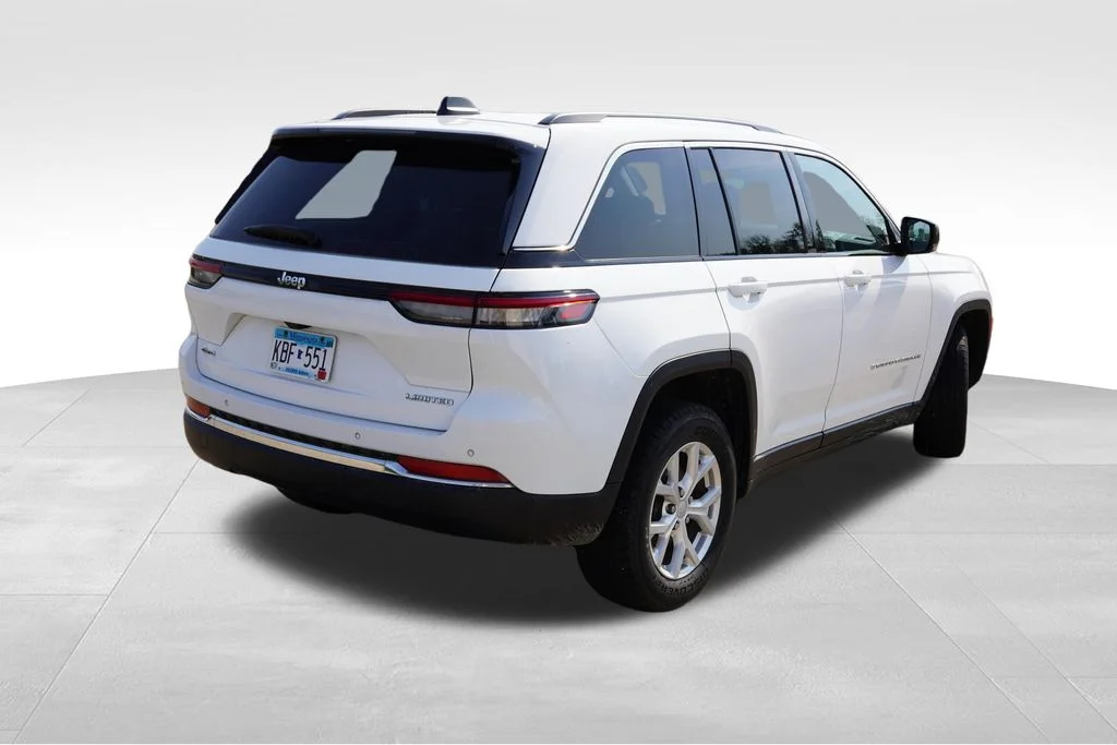 Used 2023 White Jeep Limited image 3