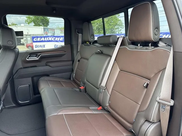 Used 2024 White GMC Denali image 33