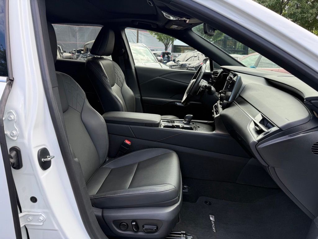 Used 2025 Ultra White Lexus 350h F SPORT Design image 32