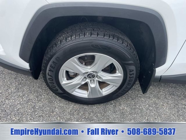 2021 Toyota RAV4 XLE - Photo 12