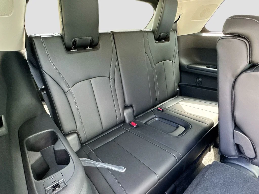 New 2027 MINERAL BLACK INFINITI Luxe FWD image 29