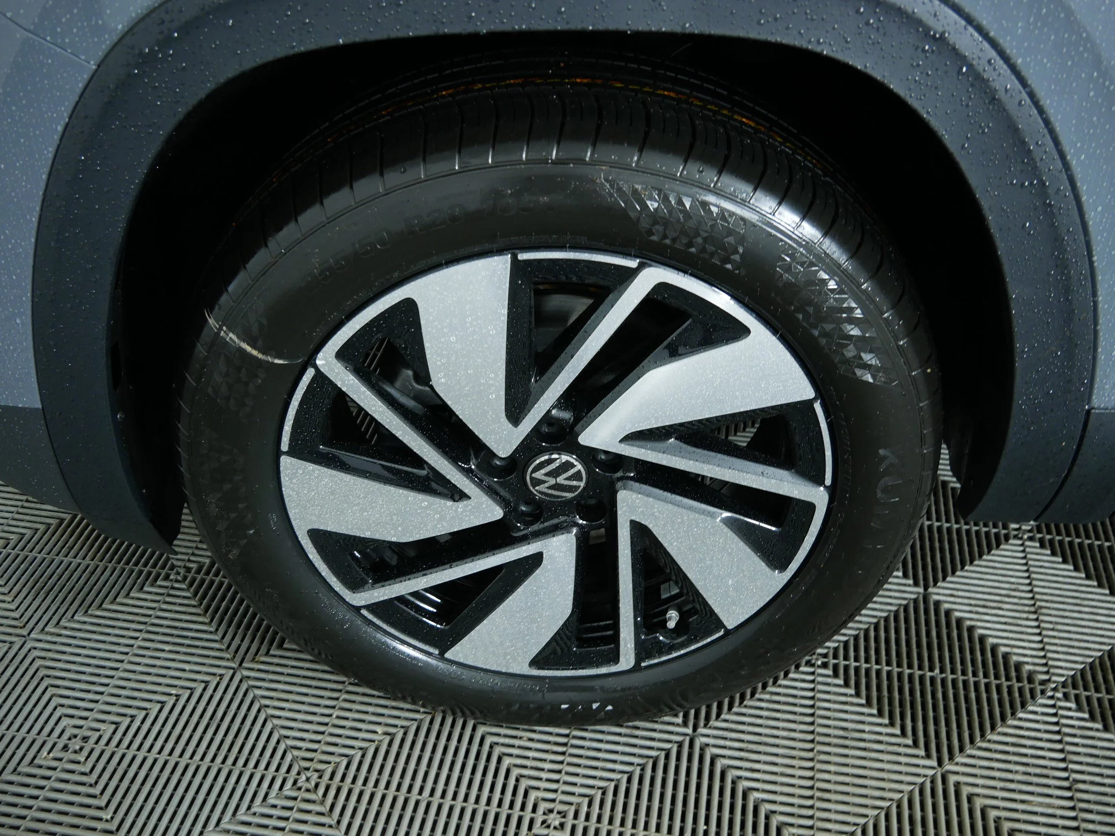 New 2026 Pure Gray Volkswagen 2.0T SEL image 15