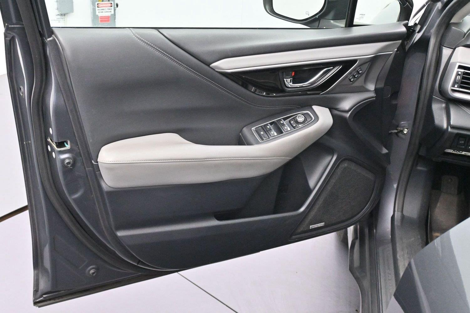 Used 2020 Magnetite Gray Metallic Subaru Limited image 11