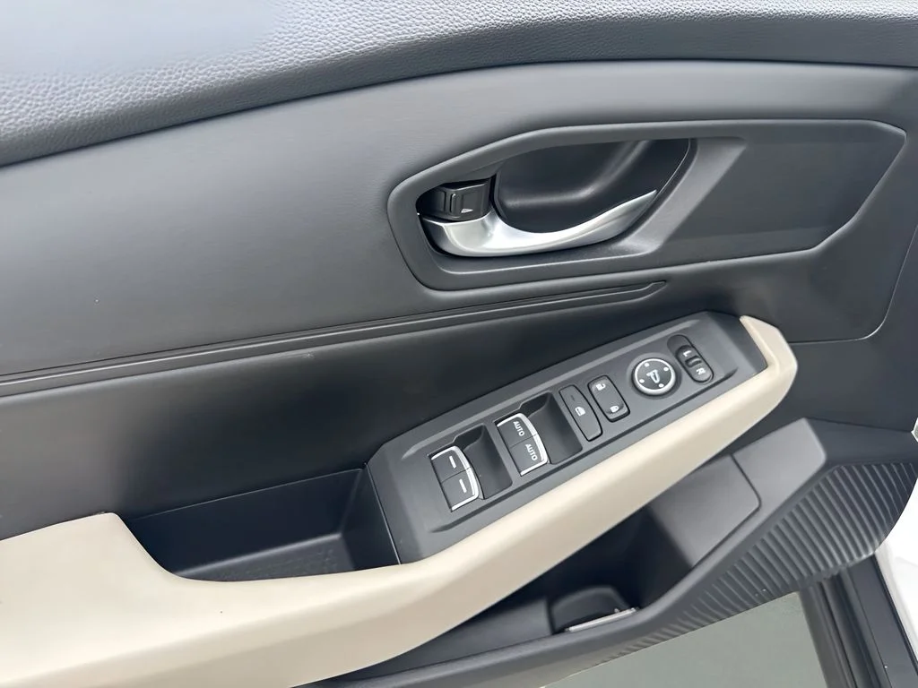 Used 2024 White Honda EX image 26