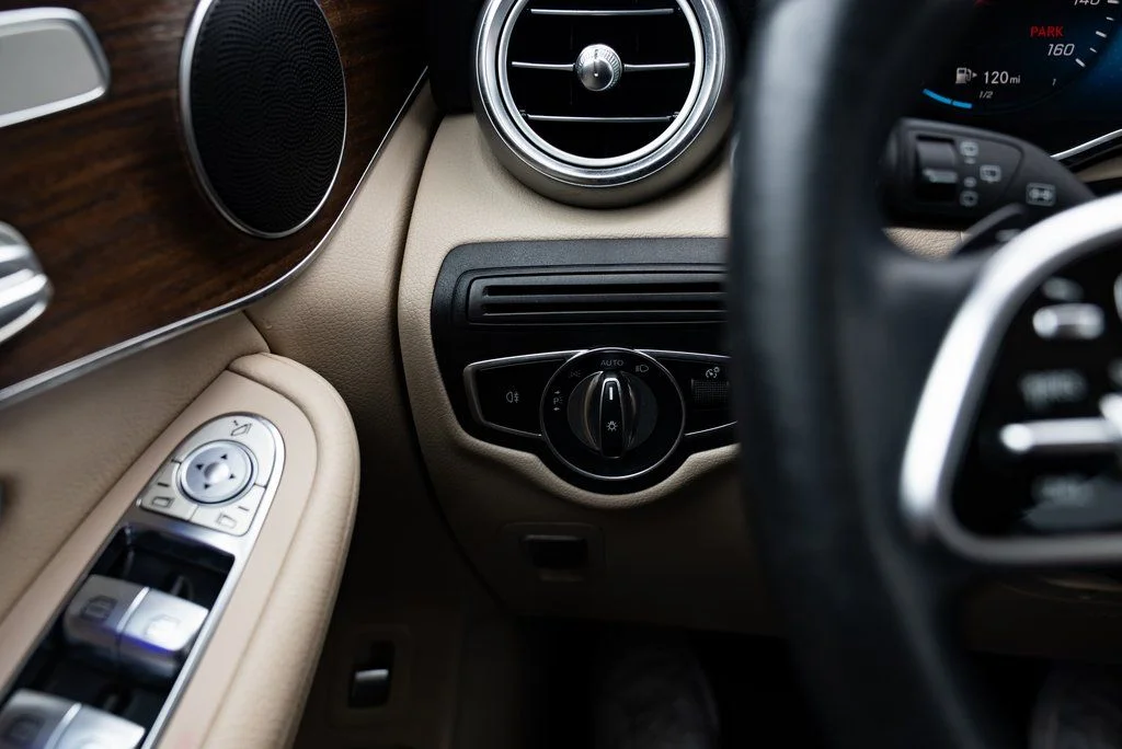 Used 2022 White Mercedes-Benz GLC 300 image 13