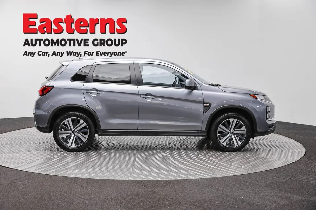 Used 2024 Gray Mitsubishi 2.0 ES image 4