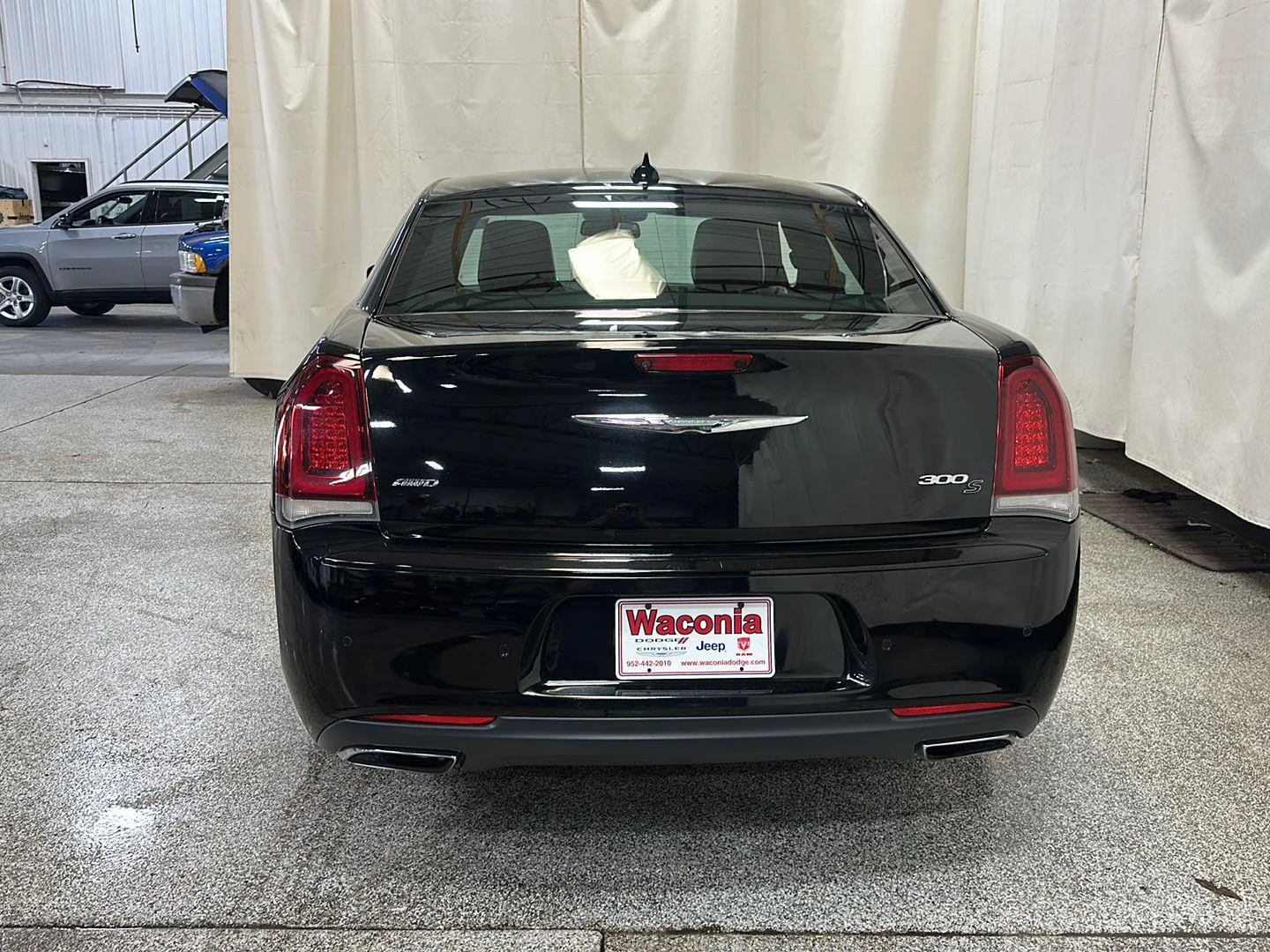 Used 2017 Gloss Black Chrysler 300S image 4
