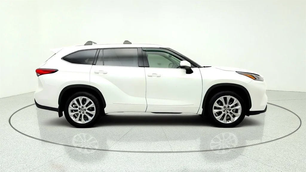 Used 2023 Wind Chill Pearl Toyota Limited-L4T AWD image 4