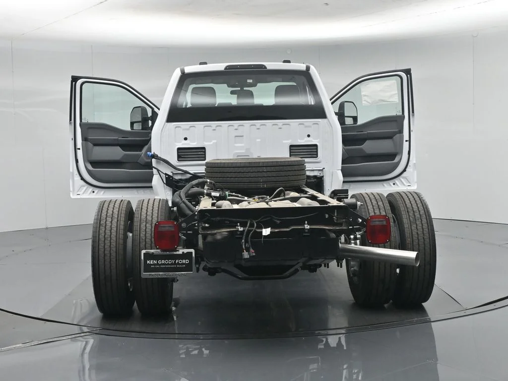 New 2026 Oxford White Ford XL image 24