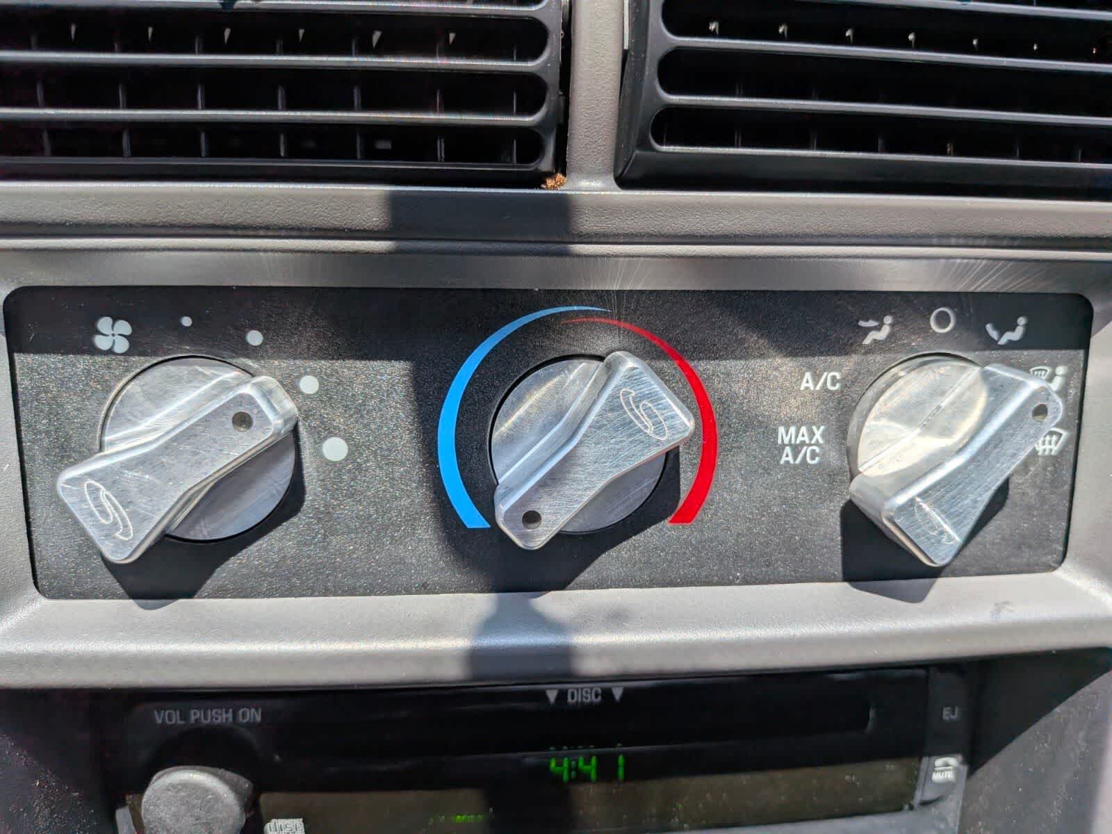 Used 2001 Gray Ford  image 18