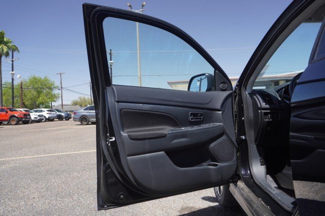 New 2026 Labrador Black Pearl Mitsubishi 2.0 ES image 14