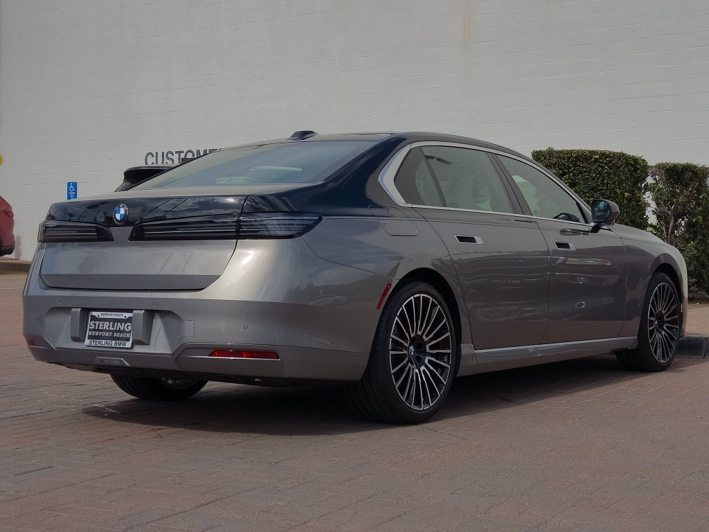 New 2027 Oxide Grey/Blk Sap BMW  image 16