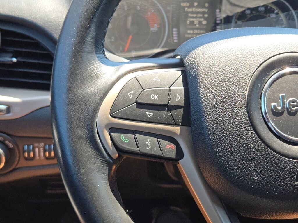 Used 2016 Gray Jeep Latitude image 28