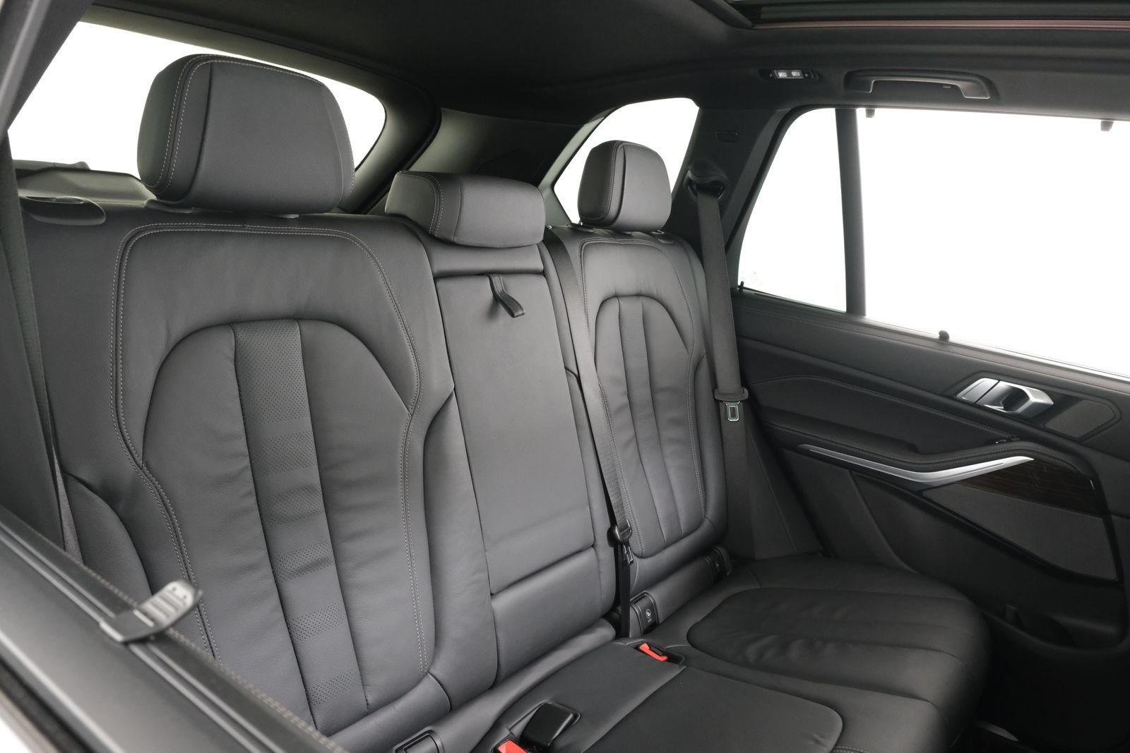 Used 2020 Tanzanite Blue II Metallic BMW xDrive40i image 41