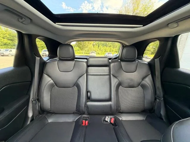 Used 2019 Granite Crystal Clearcoat Metallic Jeep  image 32