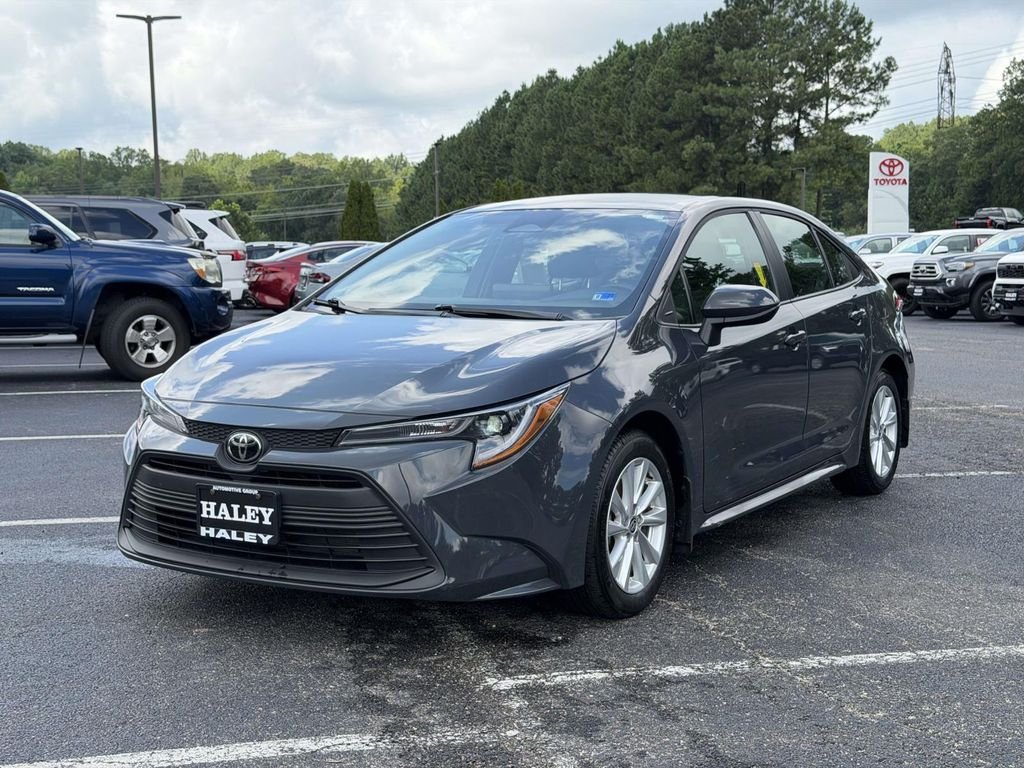 Certified Used 2025  Toyota LE image 24