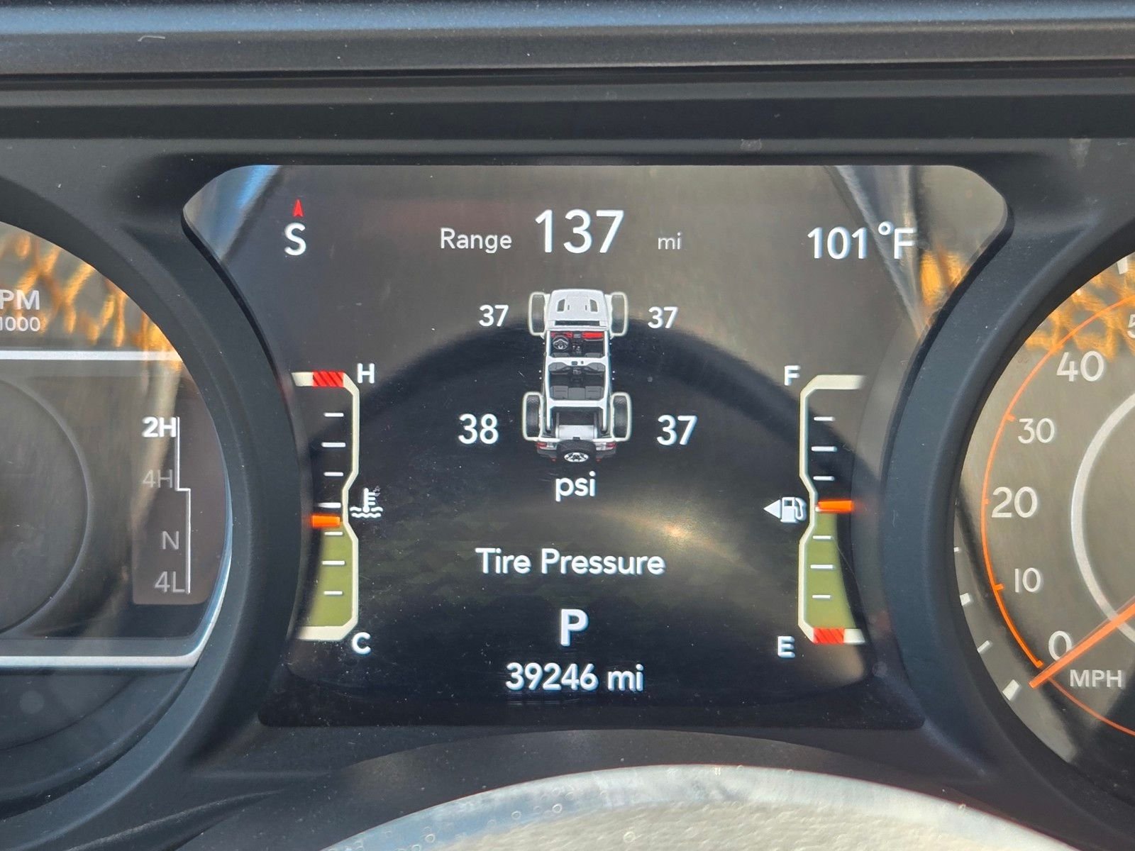 2024 Jeep Wrangler 4-Door Sahara - Photo 20