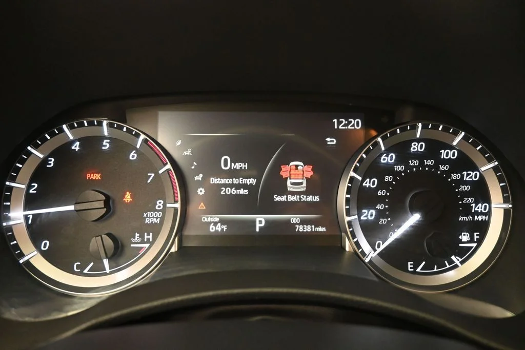 Used 2023  Toyota XLE image 19