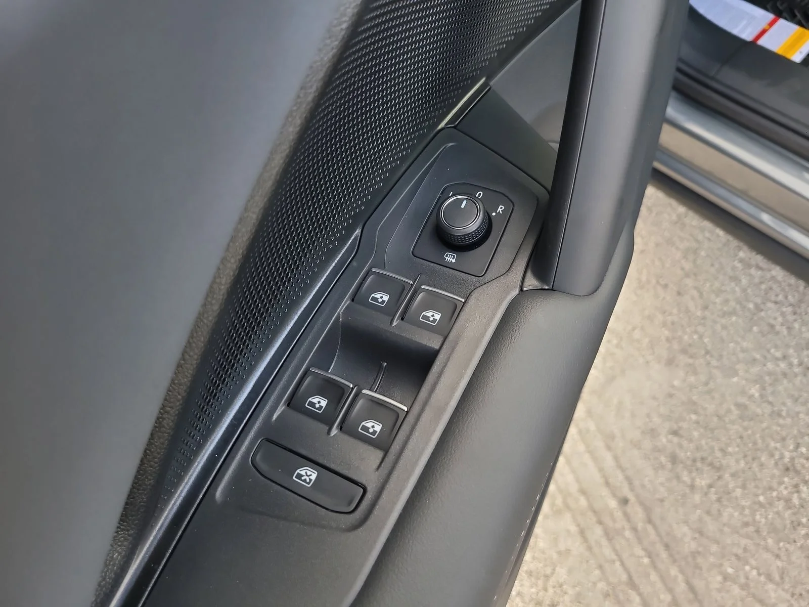 New 2026 Platinum Gray Metallic Volkswagen 2.0T SE image 14
