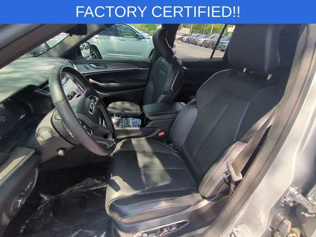 Used 2025 Silver Jeep Overland image 16