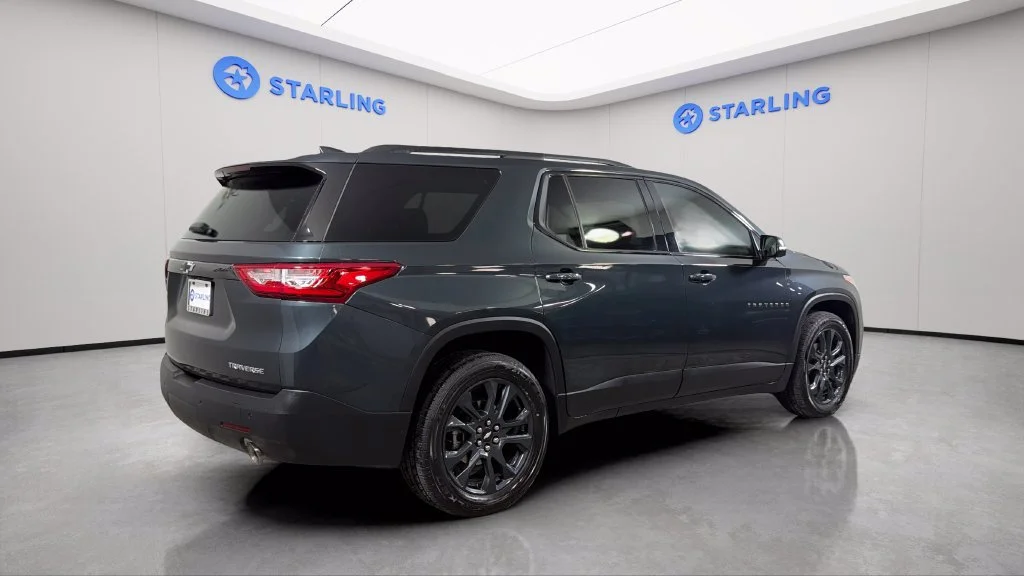 Used 2020 GRAPHITE METALLIC Chevrolet RS image 9