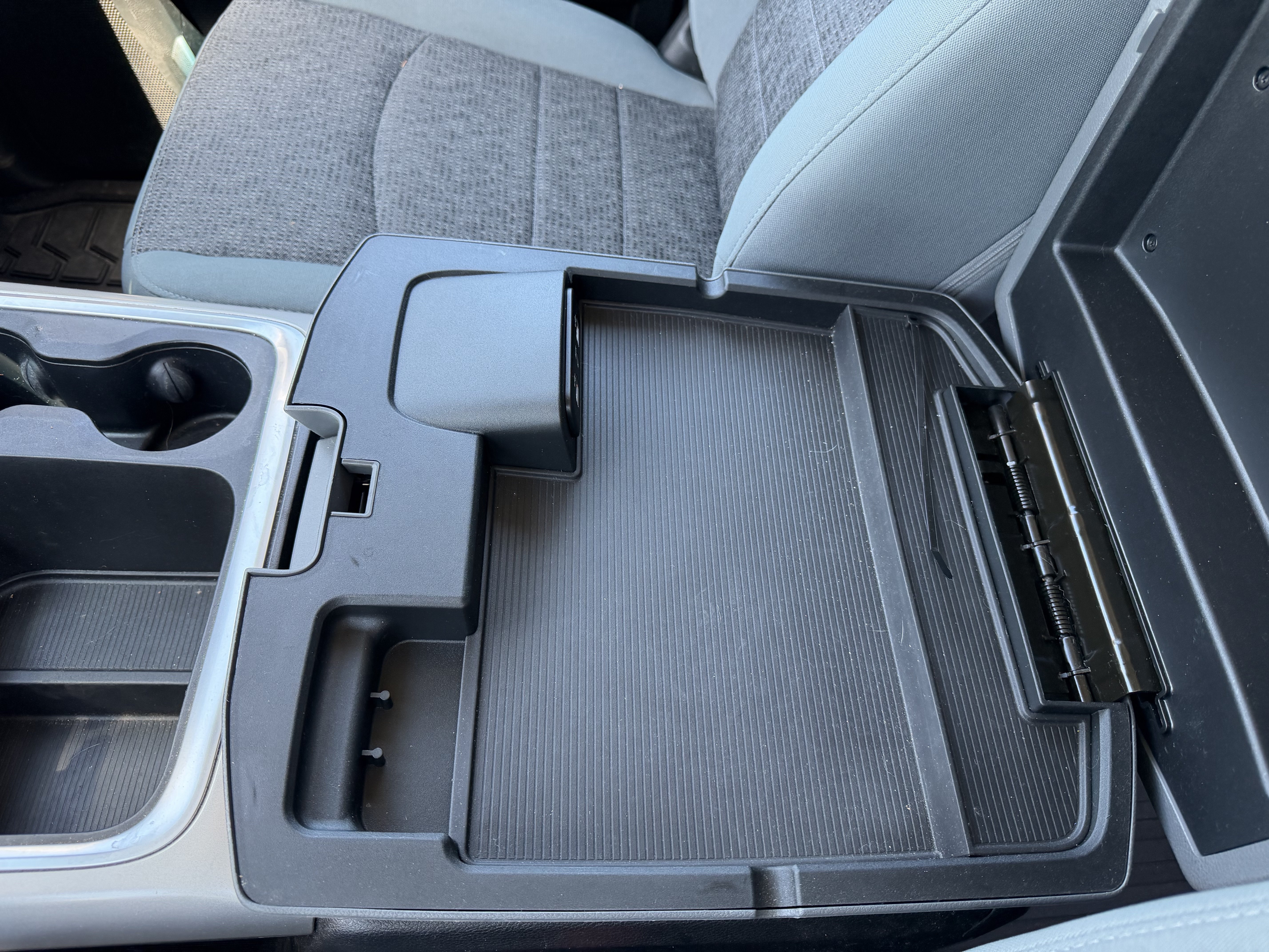 Used 2018 Bright White Clearcoat Ram Harvest image 23