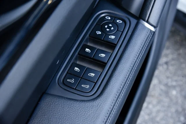 2023 Porsche Cayenne Base - Photo 17
