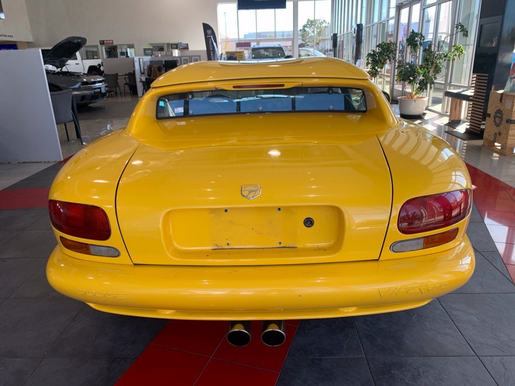 Used 2001 Yellow Dodge RT/10 image 3