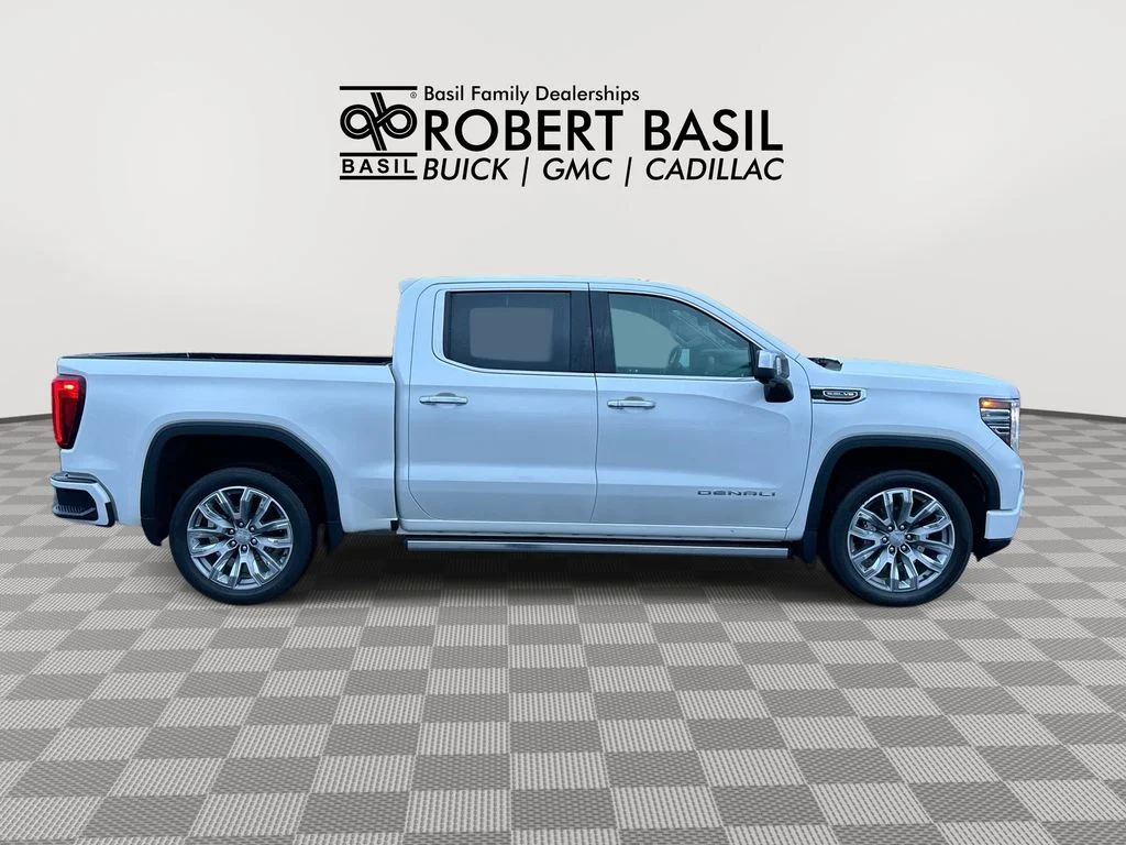 Used 2023 White GMC Denali image 9