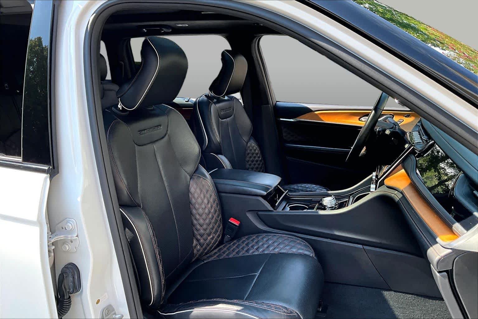 Used 2022 Bright White Clearcoat Jeep Summit image 9