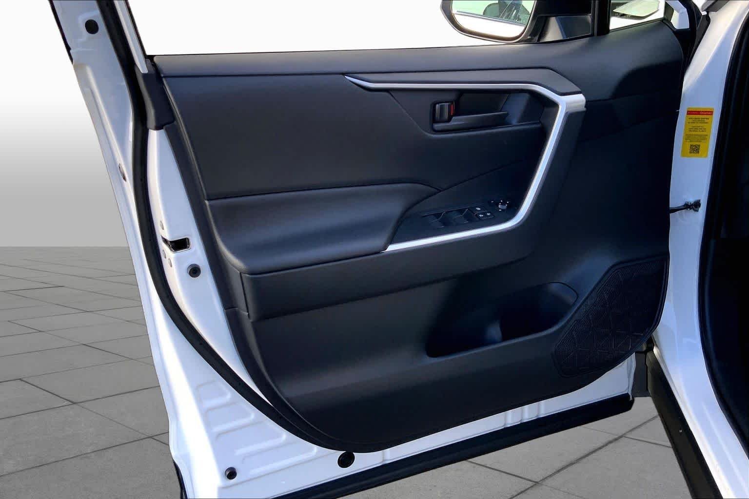 Used 2024 Ice Cap Toyota Hybrid LE image 20