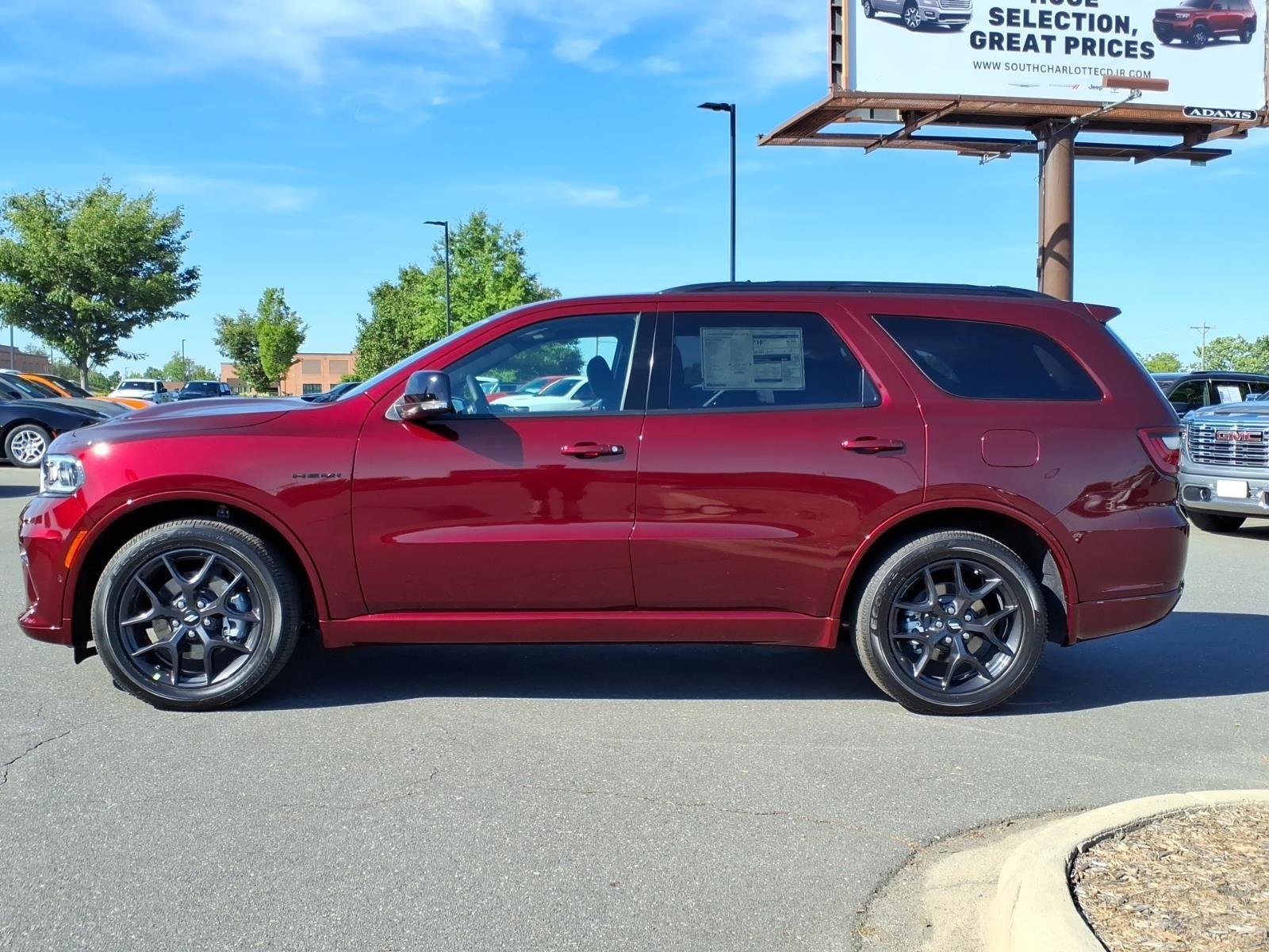 New 2026 Octane Red Pearl-Coat Exterior Paint Dodge GT Premium HEMI V8 image 3