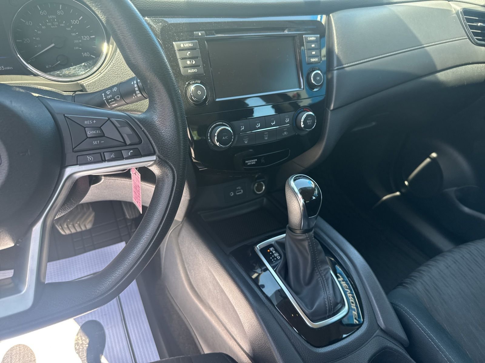 Used 2018  Nissan S image 14
