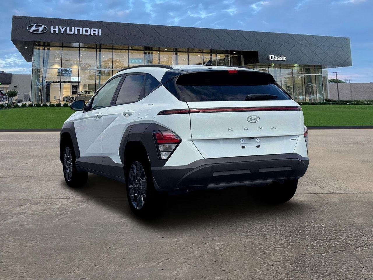 New 2026 Atlas White Hyundai SEL Sport image 5