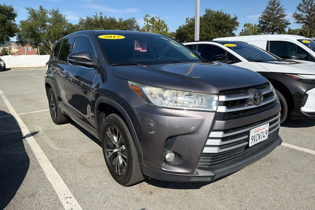 Used 2017 Toyota Highlander LE Plus with VIN 5TDZZRFH8HS218033 for sale in Morgan Hill, CA